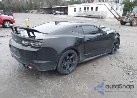 2021 Chevrolet Camaro Rwd Lt1 z USA, uszkodzony, nr VIN 1G1FF1R71M0136800
